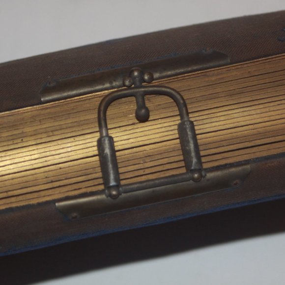 1800s Antique Victorian Velvet Photo Album 30 Cabinet Cards & 16 Photos - Picture 3 of 9